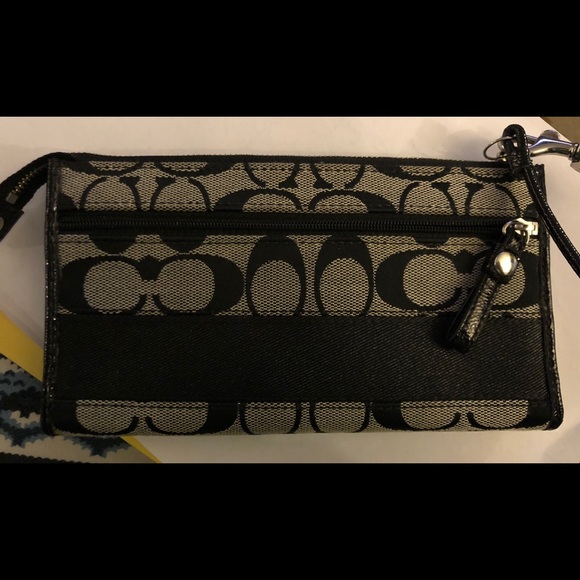 COACH Signature Canvas & Patent Wristlet - Picture 3 of 6